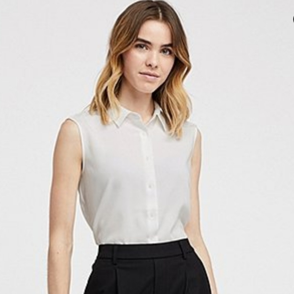 Uniqlo Rayon Sleeveless Button Up